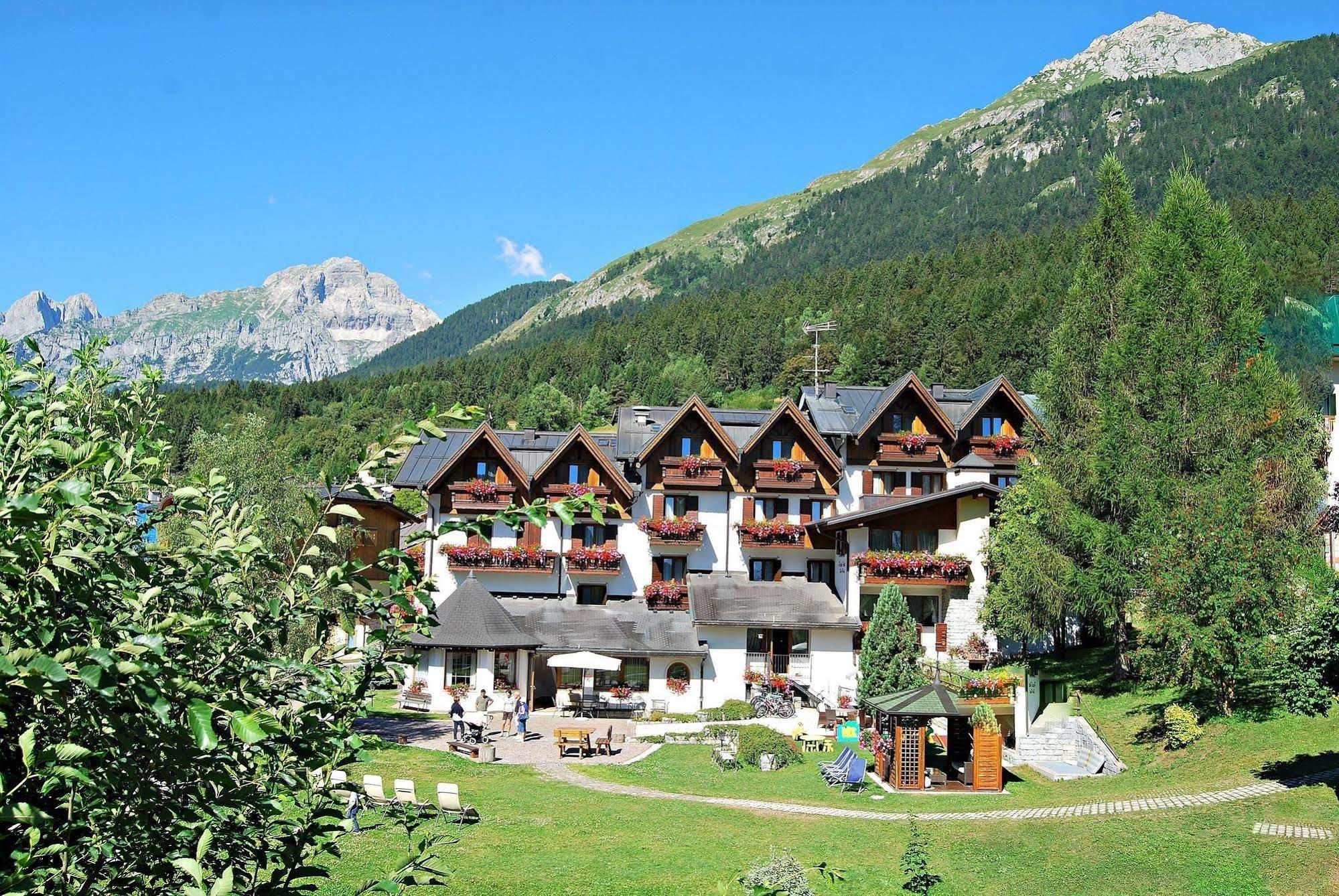 Il Piccolo Dolomiti Resort Andalo Eksteriør bilde